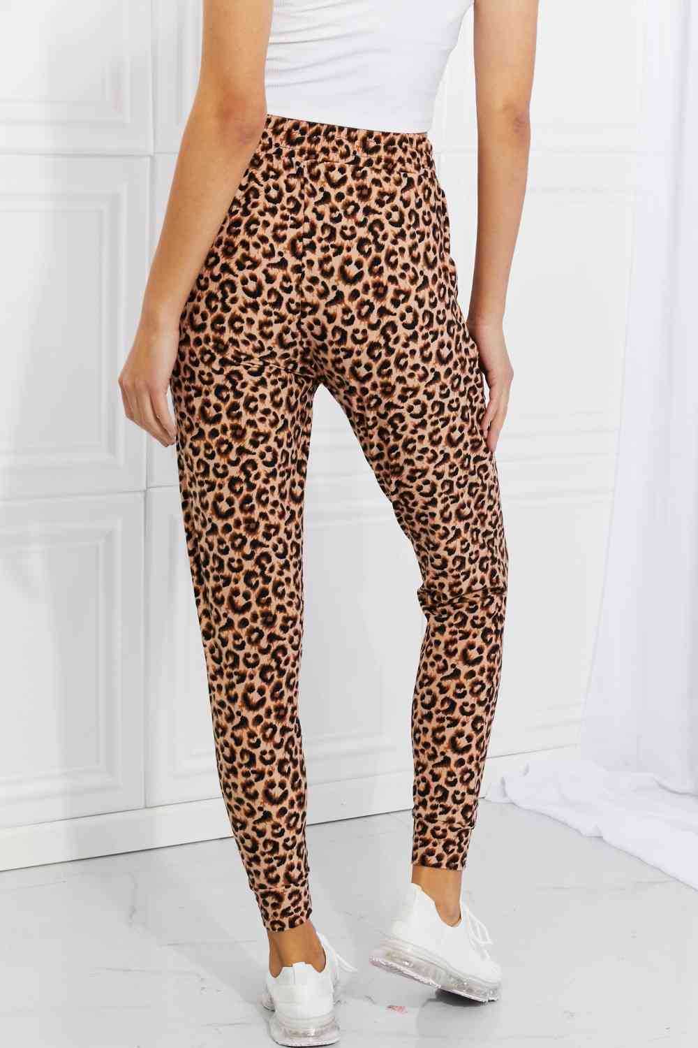 Leggings Depot Full Size Spotted Downtown Leopard Print Joggers